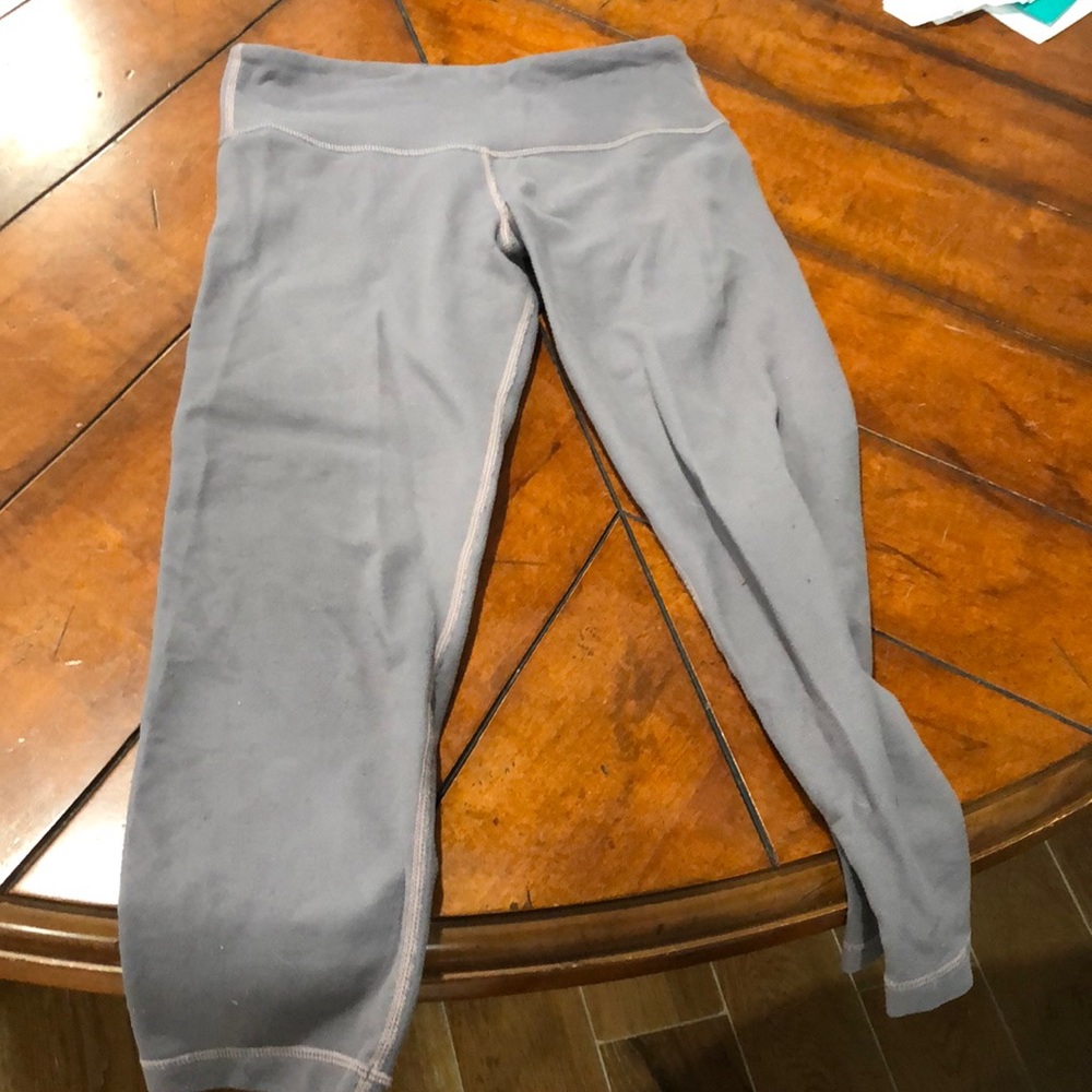 Lulu Lemon 3/4 length leggings.